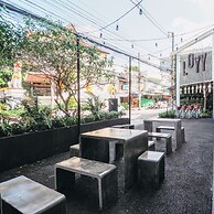 Loyy Hotel - Hostel