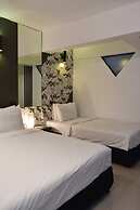 Loyy Hotel - Hostel