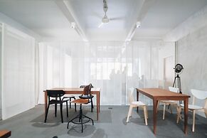 Loyy Hotel - Hostel