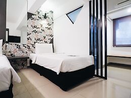 Loyy Hotel - Hostel