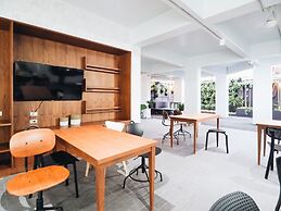Loyy Hotel - Hostel