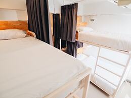 Loyy Hotel - Hostel
