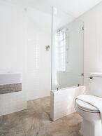 Loyy Hotel - Hostel