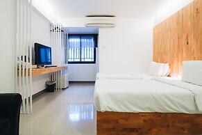 Loyy Hotel - Hostel