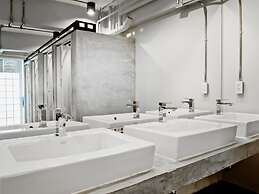 Loyy Hotel - Hostel