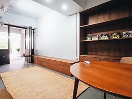 Loyy Hotel - Hostel