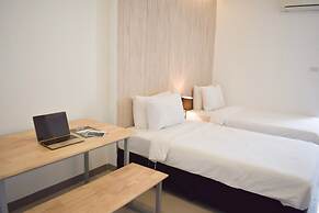Loyy Hotel - Hostel