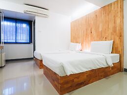 Loyy Hotel - Hostel