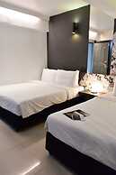 Loyy Hotel - Hostel