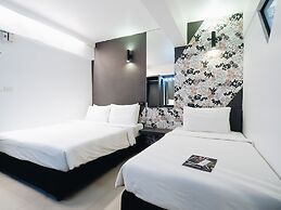 Loyy Hotel - Hostel