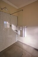 Sedia Riverside Hotel