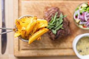 Sedia Riverside Hotel