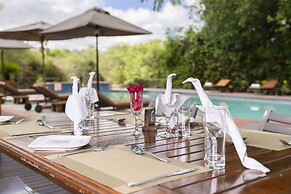 Sedia Riverside Hotel