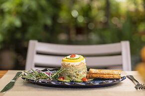 Sedia Riverside Hotel