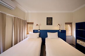 Sedia Riverside Hotel
