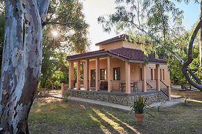 Sedia Riverside Hotel