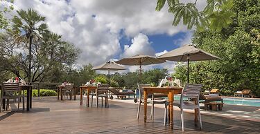 Sedia Riverside Hotel