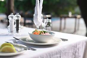 Sedia Riverside Hotel