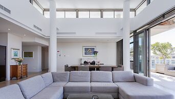 Penthouse 702 Kylemore B