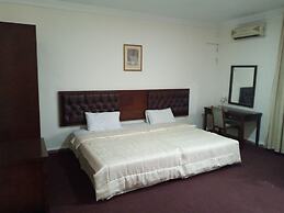 Seleen Hotel Suites