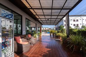 Salinsiri at Lat Krabang