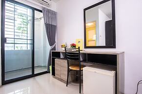 Salinsiri at Lat Krabang