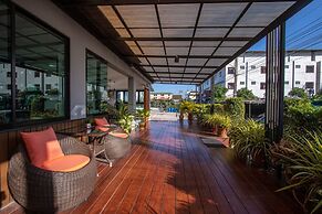 Salinsiri at Lat Krabang