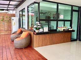 Salinsiri at Lat Krabang