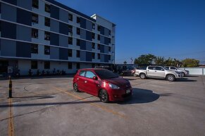 Salinsiri at Lat Krabang