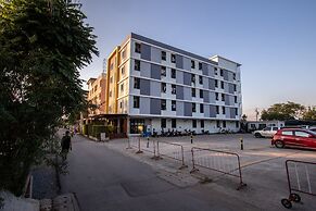 Salinsiri at Lat Krabang