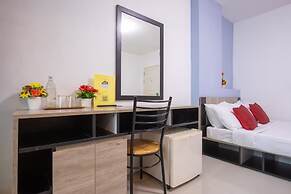 Salinsiri at Lat Krabang