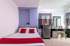 Salinsiri at Lat Krabang