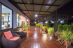 Salinsiri at Lat Krabang