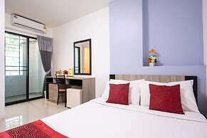 Salinsiri at Lat Krabang