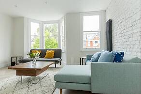 Spacious 3BR South London Apartment
