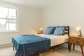 Spacious 3BR South London Apartment