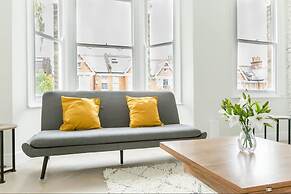 Spacious 3BR South London Apartment