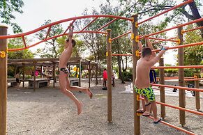 Hu Montescudaio Village