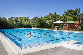 Hu Montescudaio Village