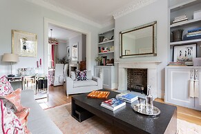Warwick Gardens II by Onefinestay
