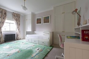 Warwick Gardens II by Onefinestay