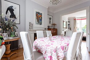 Warwick Gardens II by Onefinestay