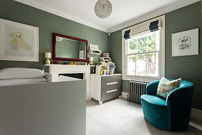 Warwick Gardens II by Onefinestay