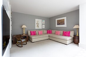 Warwick Gardens II by Onefinestay