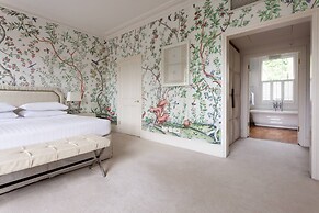 Warwick Gardens II by Onefinestay