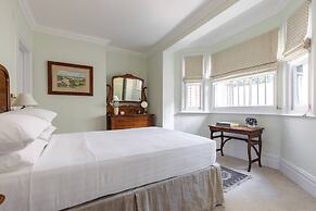 Warwick Gardens II by Onefinestay