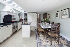 Winchendon Road by Onefinestay