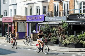 Winchendon Road by Onefinestay