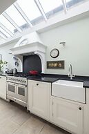 Winchendon Road by Onefinestay