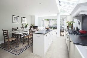 Winchendon Road by Onefinestay